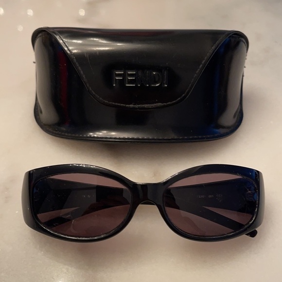 Fendi Women’s Black Sunglasses main image 8